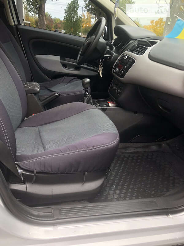 Седан Fiat Linea 2013 в Киеве фото 13 Седан Fiat Linea 2013 в Киеве