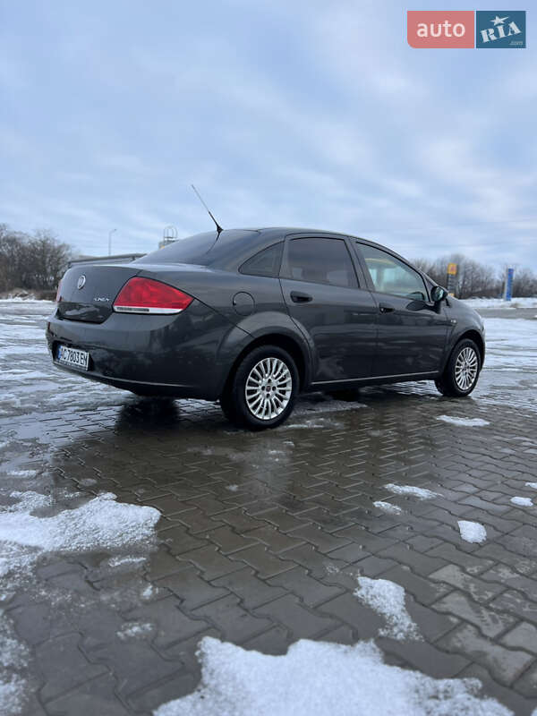 Седан Fiat Linea 2009 в Горохове