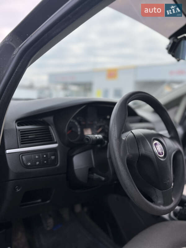 Седан Fiat Linea 2009 в Горохове
