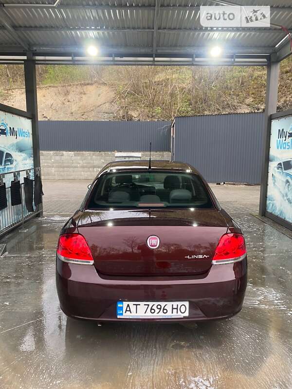 Седан Fiat Linea 2012 в Ивано-Франковске