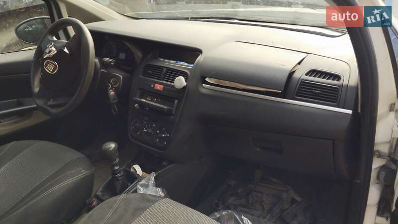 Седан Fiat Linea 2010 в Летичеве