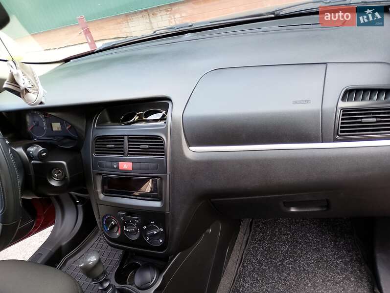 Седан Fiat Linea 2010 в Тернополе