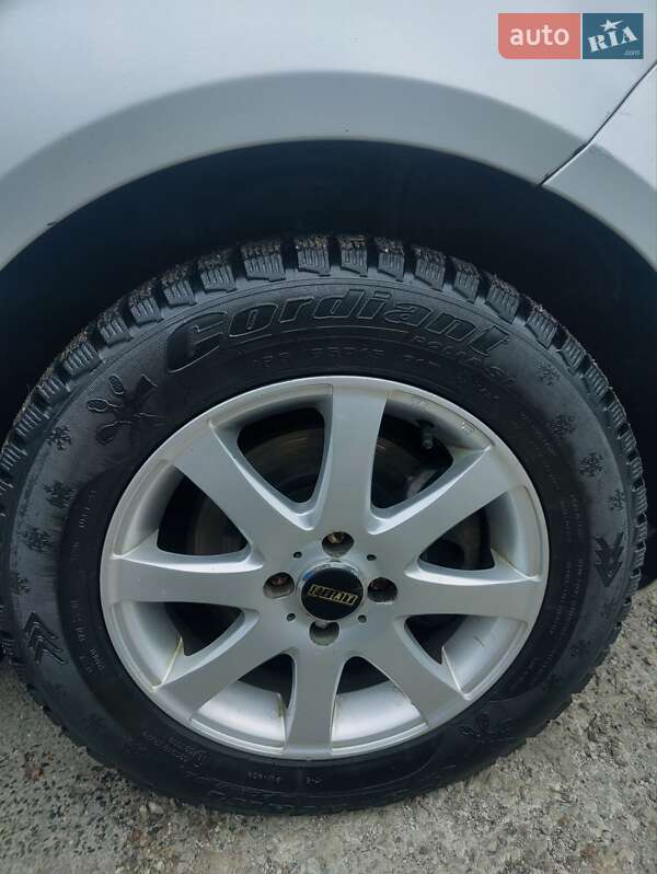 Седан Fiat Linea 2010 в Києві фото 9 Седан Fiat Linea 2010 в Києві