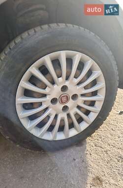 Седан Fiat Linea 2015 в 