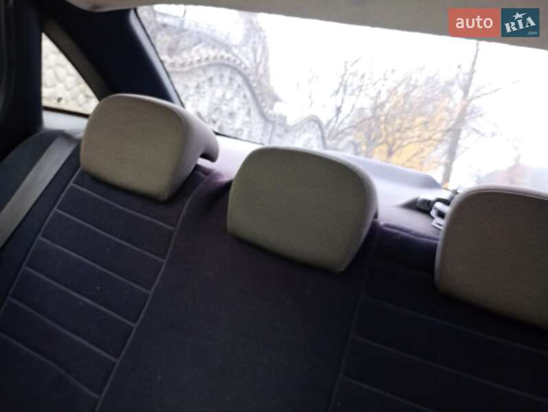Седан Fiat Linea 2012 в Косове