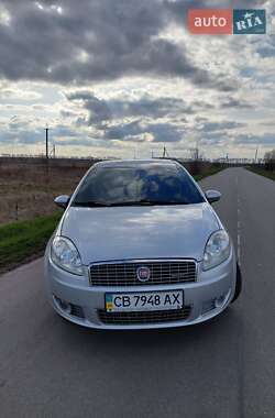 Седан Fiat Linea 2012 в 