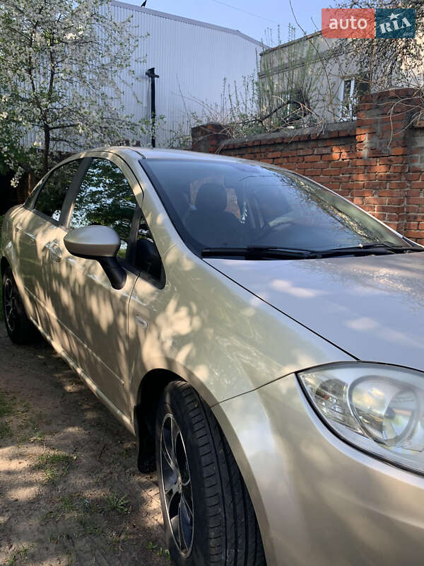 Седан Fiat Linea 2012 в Чернигове