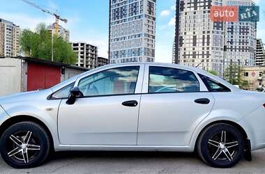 Седан Fiat Linea 2012 в 