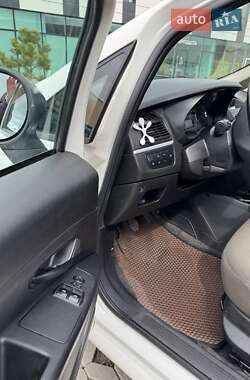 Седан Fiat Linea 2011 в 