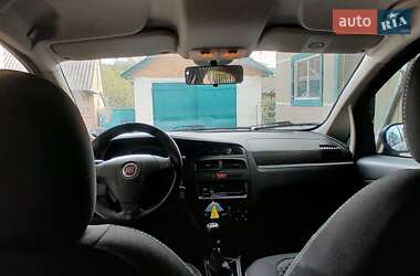 Седан Fiat Linea 2012 в 