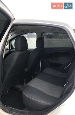 Седан Fiat Linea 2012 в 