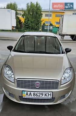 Седан Fiat Linea 2010 в 