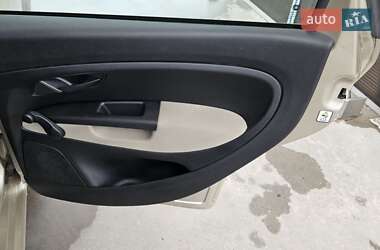 Седан Fiat Linea 2010 в 