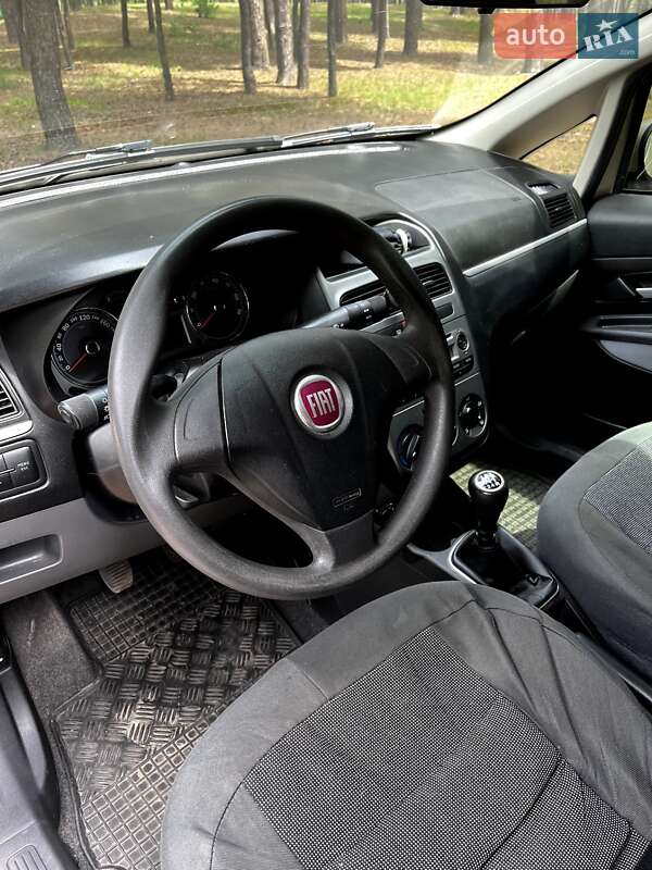 Седан Fiat Linea 2009 в Ахтырке