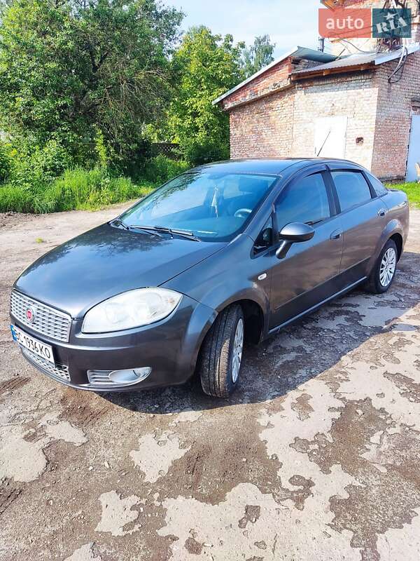 Седан Fiat Linea 2008 в Золочеві