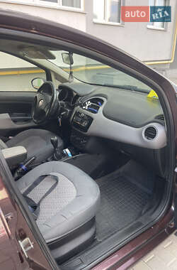 Седан Fiat Linea 2012 в 