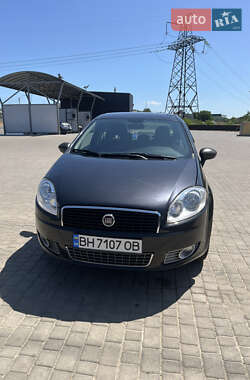 Седан Fiat Linea 2009 в 