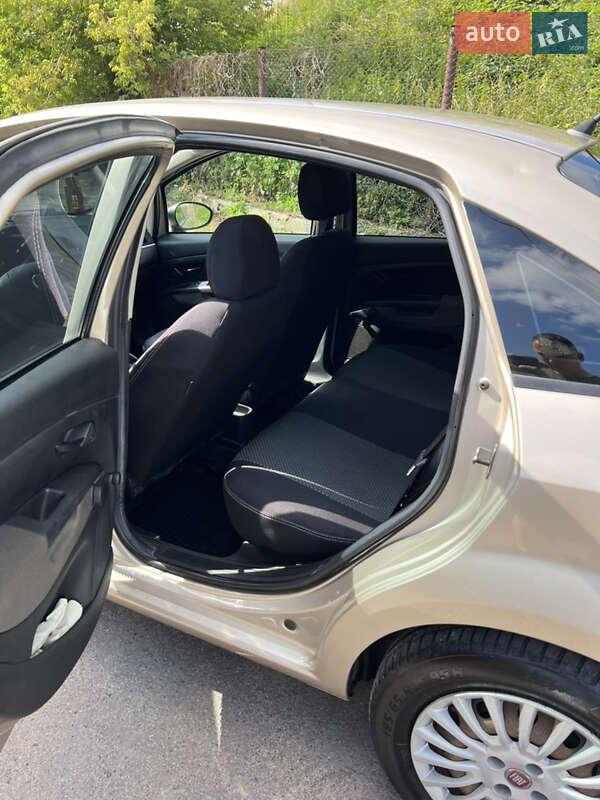 Седан Fiat Linea 2012 в Львове