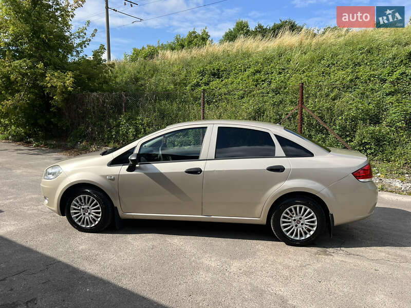 Седан Fiat Linea 2012 в Львове
