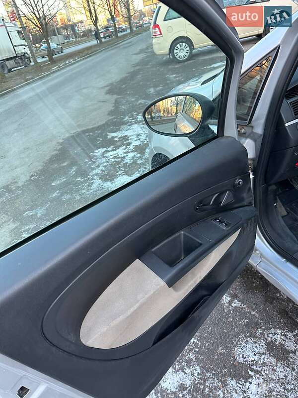 Седан Fiat Linea 2011 в Львові