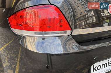 Седан Fiat Linea 2009 в 