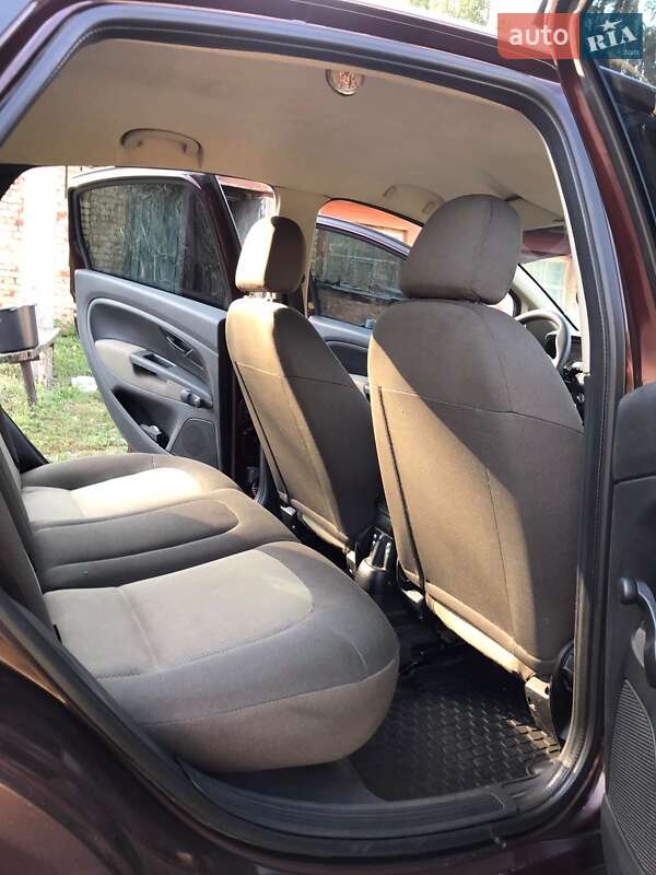 Седан Fiat Linea 2012 в Прилуках