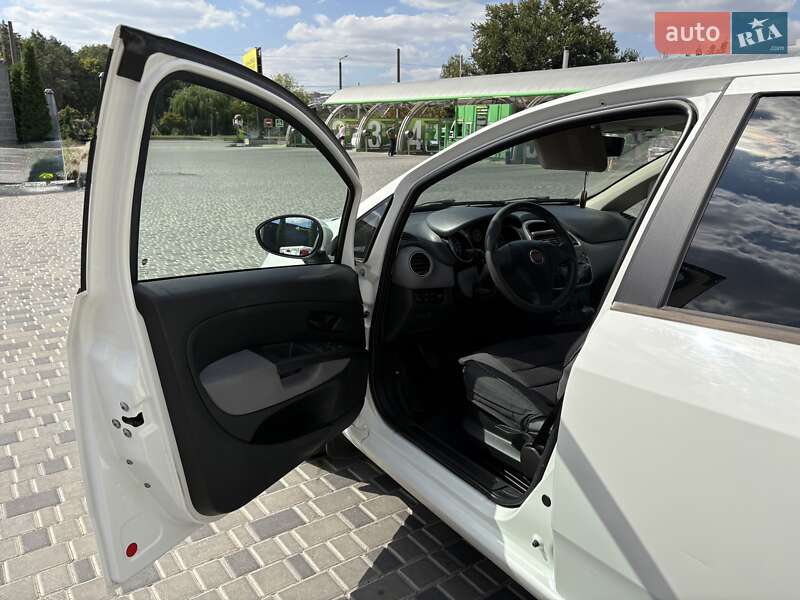 Седан Fiat Linea 2013 в Кропивницком фото 10 Седан Fiat Linea 2013 в Кропивницком