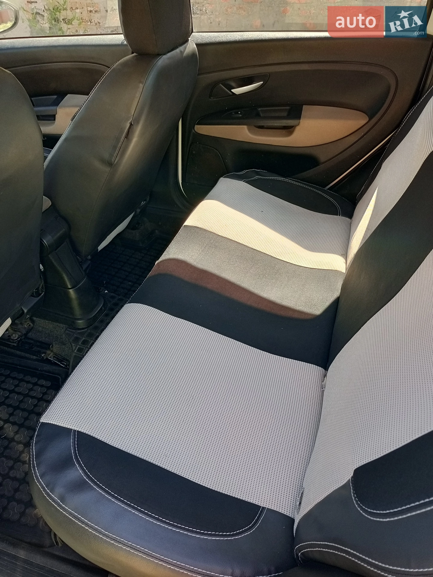 2013 Fiat Linea - мініатюра 11
