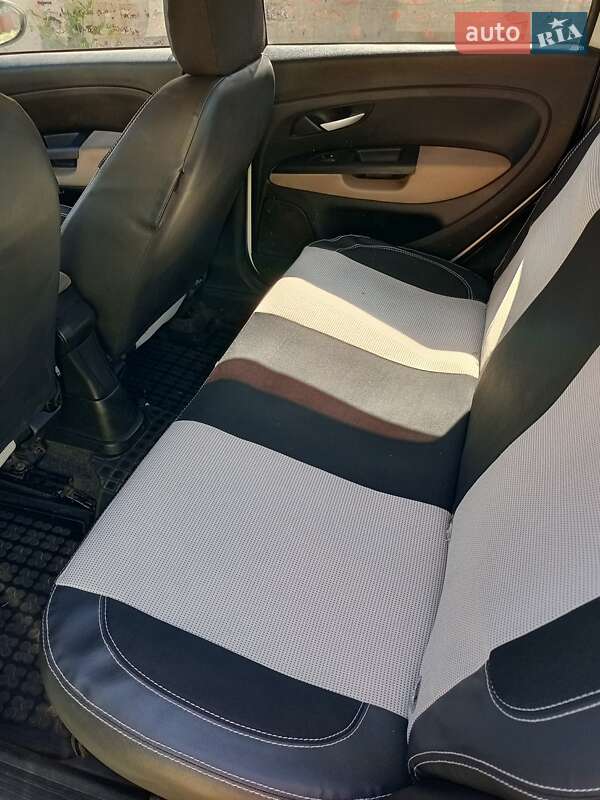 Седан Fiat Linea 2013 в Александрие фото 11 Седан Fiat Linea 2013 в Александрие