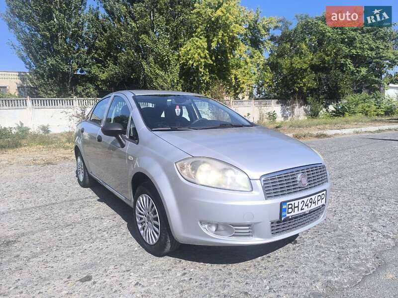 Седан Fiat Linea 2012 в 
