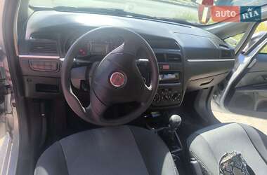 Седан Fiat Linea 2012 в 