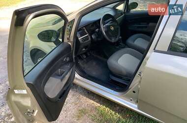 Седан Fiat Linea 2012 в 