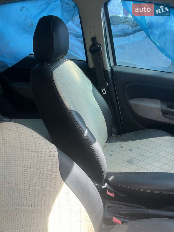 Седан Fiat Linea 2013 в Чернигове