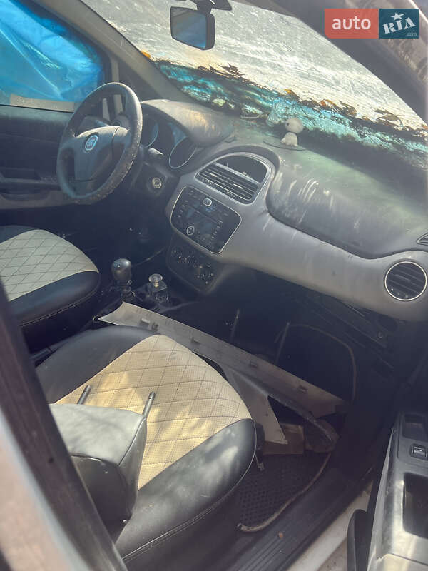 Седан Fiat Linea 2013 в Чернигове