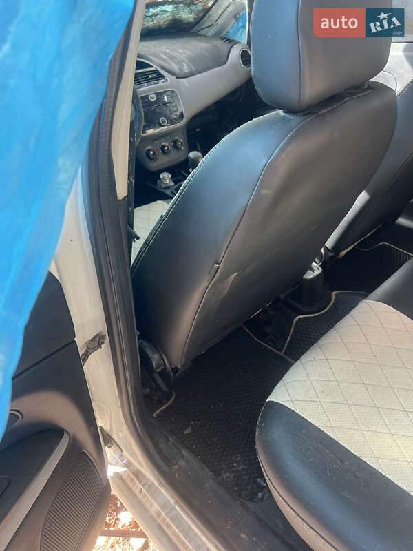 Седан Fiat Linea 2013 в Чернигове