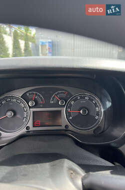 Седан Fiat Linea 2012 в 