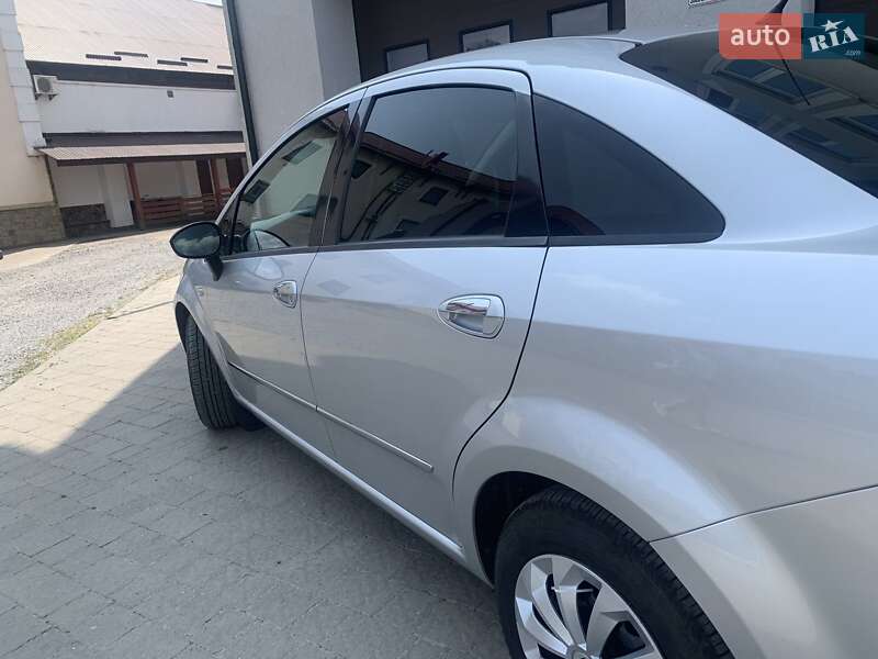 Седан Fiat Linea 2009 в Бродах