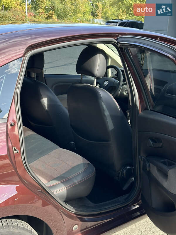 Седан Fiat Linea 2012 в Дніпрі фото 17 Седан Fiat Linea 2012 в Дніпрі