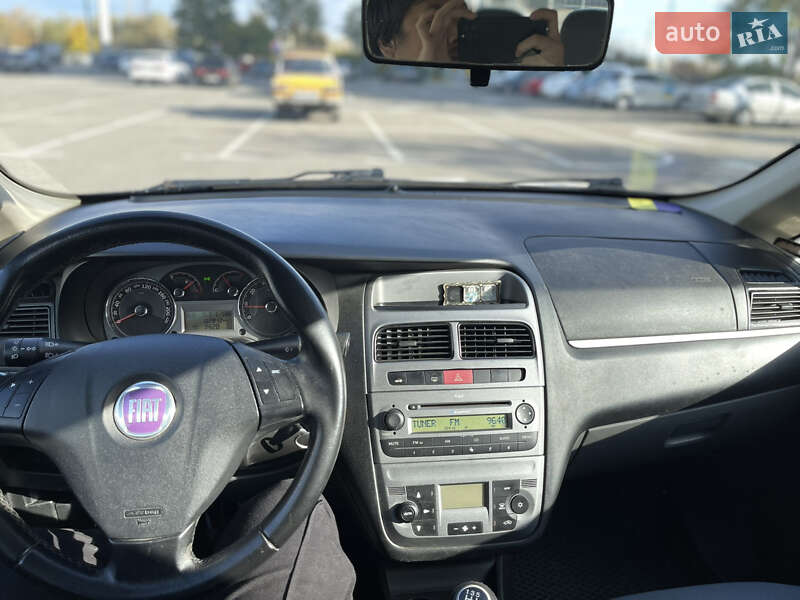 Седан Fiat Linea 2009 в Києві фото 16 Седан Fiat Linea 2009 в Києві