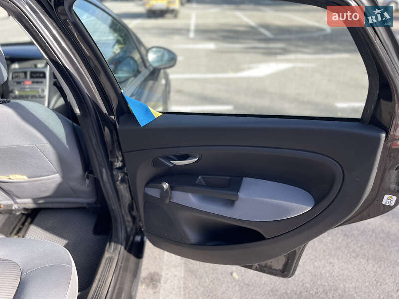 Седан Fiat Linea 2009 в Києві фото 28 Седан Fiat Linea 2009 в Києві