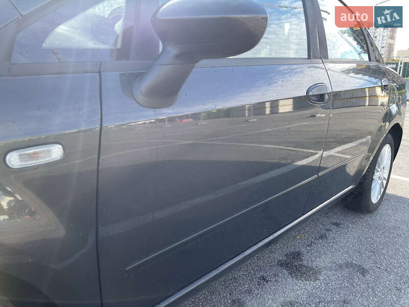 Седан Fiat Linea 2009 в Києві фото 31 Седан Fiat Linea 2009 в Києві