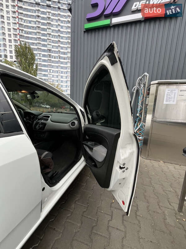 Седан Fiat Linea 2013 в Киеве фото 37 Седан Fiat Linea 2013 в Киеве