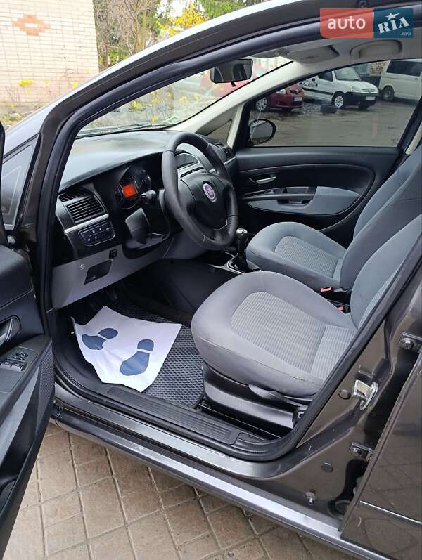 Седан Fiat Linea 2009 в Хмельнике