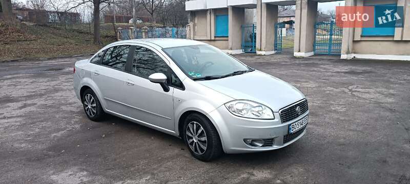 Седан Fiat Linea 2009 в Золочеві