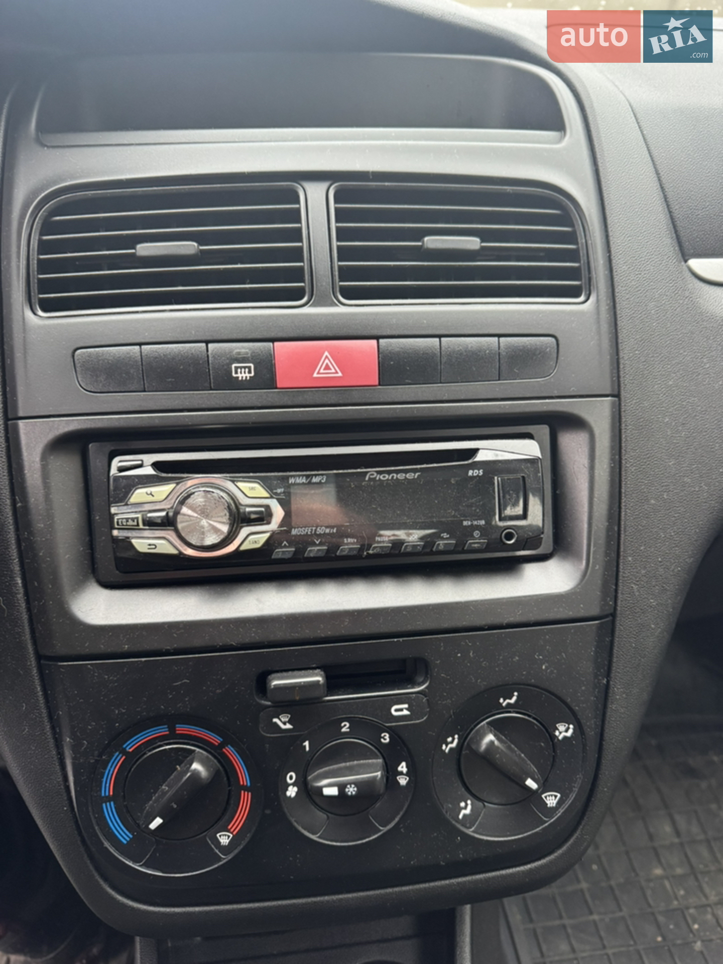 2011 Fiat Linea - мініатюра 23