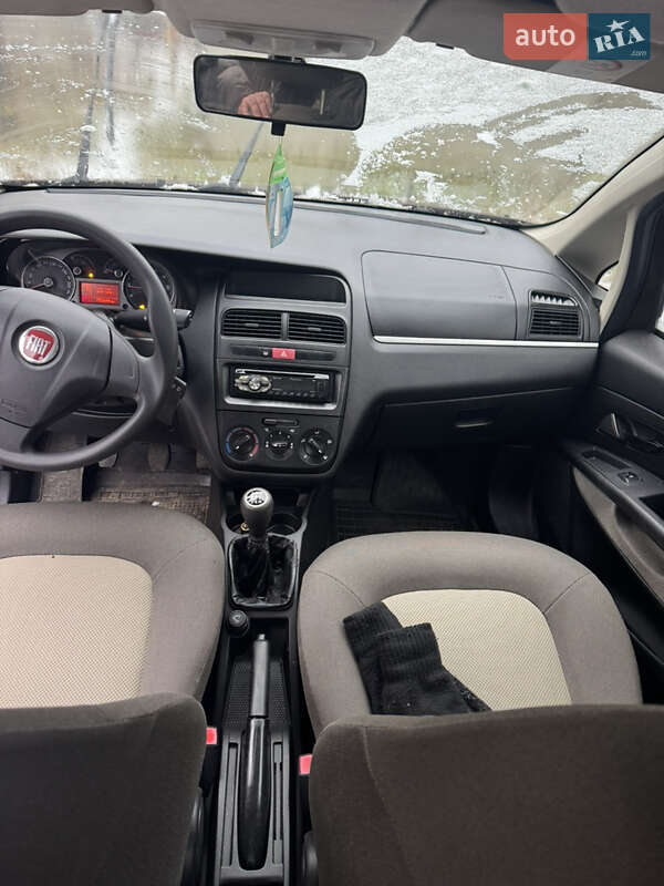 Седан Fiat Linea 2011 в Тернополе