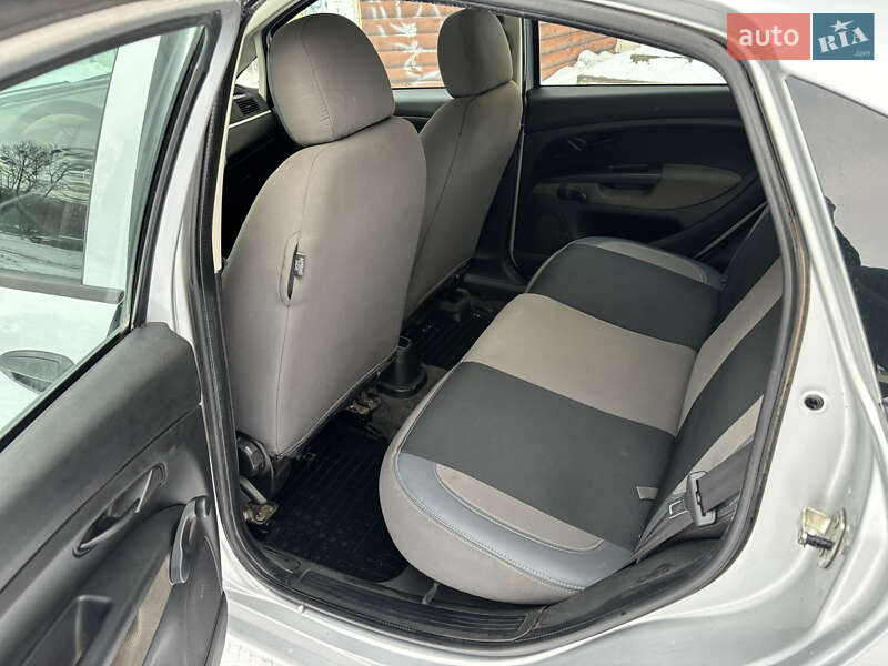 Седан Fiat Linea 2012 в Киеве