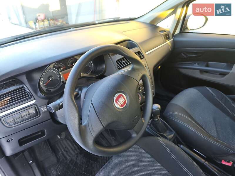 Седан Fiat Linea 2012 в Киеве