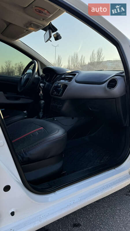 Седан Fiat Linea 2013 в Дніпрі фото 13 Седан Fiat Linea 2013 в Дніпрі