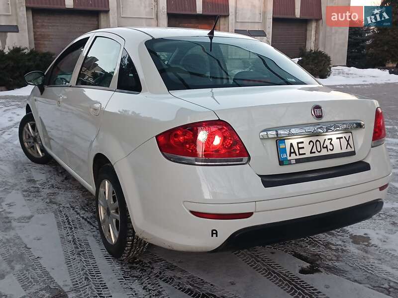 Седан Fiat Linea 2013 в Павлограді